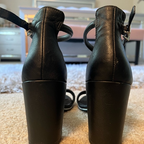 Kenneth Cole REACTION - Picture 4 of 7